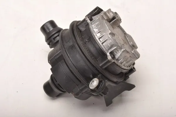 BMW Waterpomp OEM 8637953 voor F20 F30 F34 image 5