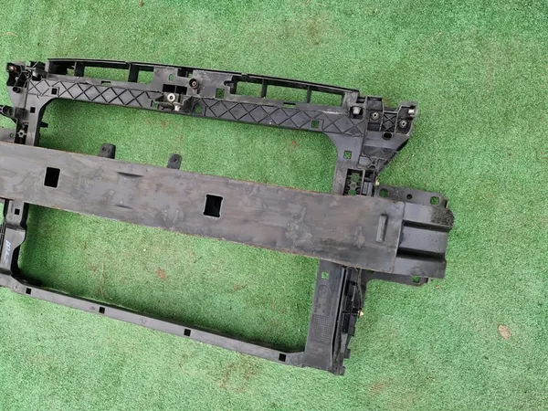 Para-choque dianteiro SKODA SUPERB 2015 3V0805588B image 2