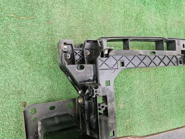 Para-choque dianteiro SKODA SUPERB 2015 3V0805588B image 6