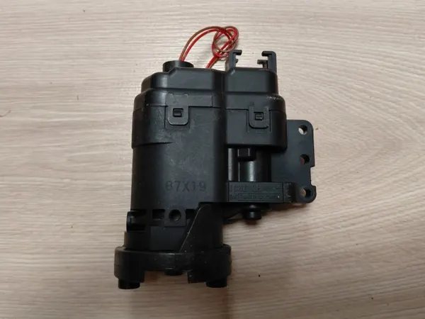 Nissan OE OEM höger spegelfällmotor 09-14 image 2