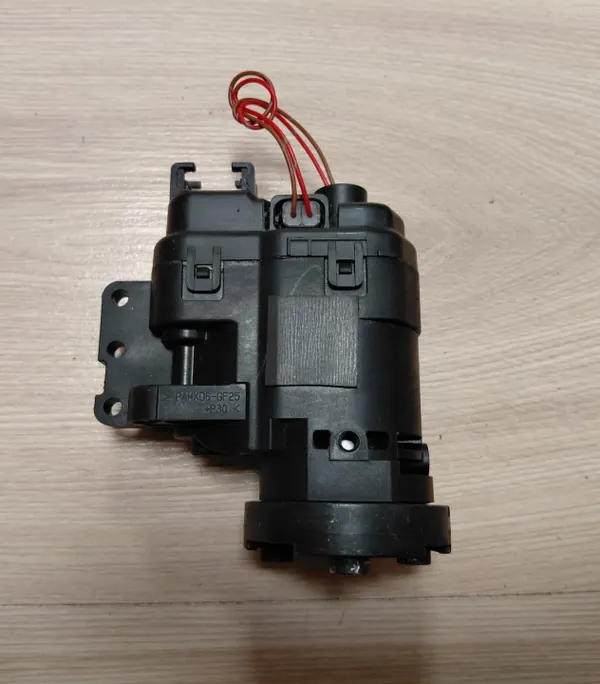 Nissan OE OEM höger spegelfällmotor 09-14 image 3