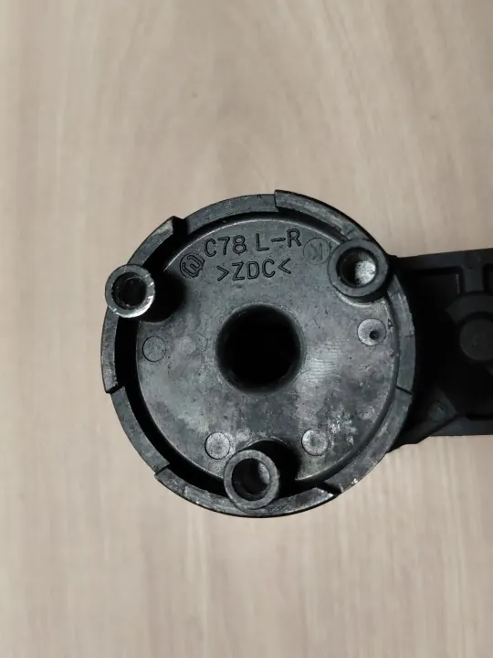 Nissan OE OEM höger spegelfällmotor 09-14 image 4