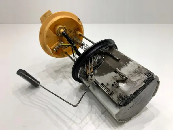 Bomba de Combustível VW Passat B6 1.9 105CV 05-10 3C0919050C image 2