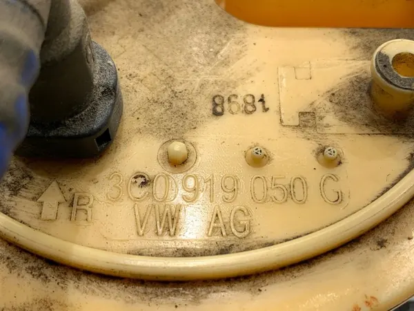 Bomba de Combustível VW Passat B6 1.9 105CV 05-10 3C0919050C image 5