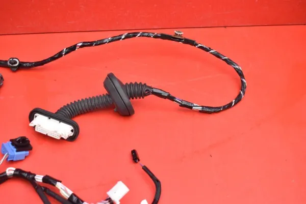 Höger Bakdörrskabel OEM 82153-42400 Toyota BZ4X image 3