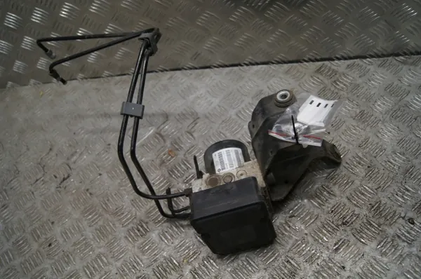 Pompe ABS Dodge RAM 5.7 2015 OEM P68193650AE image 2