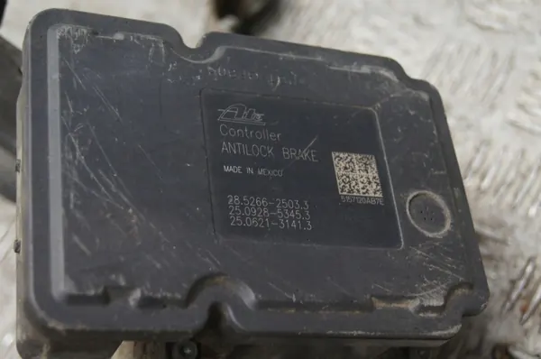 Pompe ABS Dodge RAM 5.7 2015 OEM P68193650AE image 5