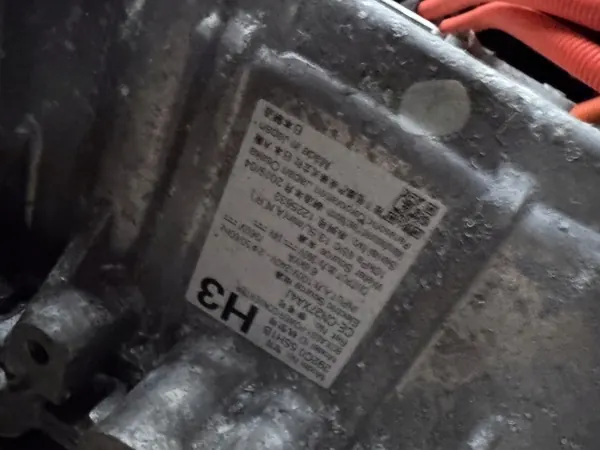 Inversor Nissan Leaf II OEM 261074 - Pieza usada image 5