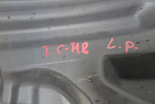 Front Left Wheel Arch Toyota C-HR 53876-F4023 OEM image 8