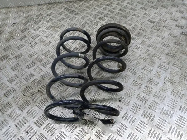 Molas Traseiras Ford Focus MK4 Carrinha Set OEM Wrakowisko-15133- image 2