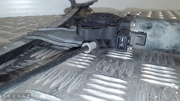 Renault Espace ikkunan säädin OEM AM-502118 image 3