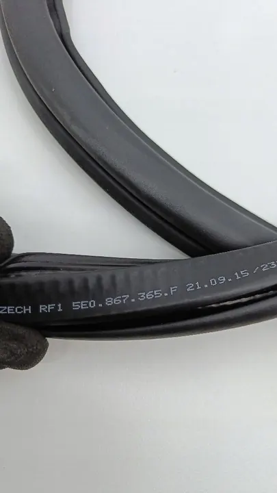 Joint de coffre Skoda Octavia Mk3 (5E) 2016 5E0867365F image 7