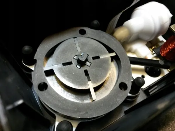 Compressor de fecho central Audi OEM 8LO862257G image 7