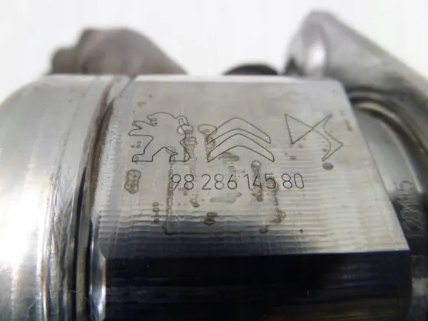 Insprutningspump Peugeot 3008 II OEM 9811831280 image 10
