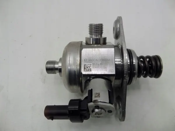 Insprutningspump Peugeot 3008 II OEM 9811831280 image 6