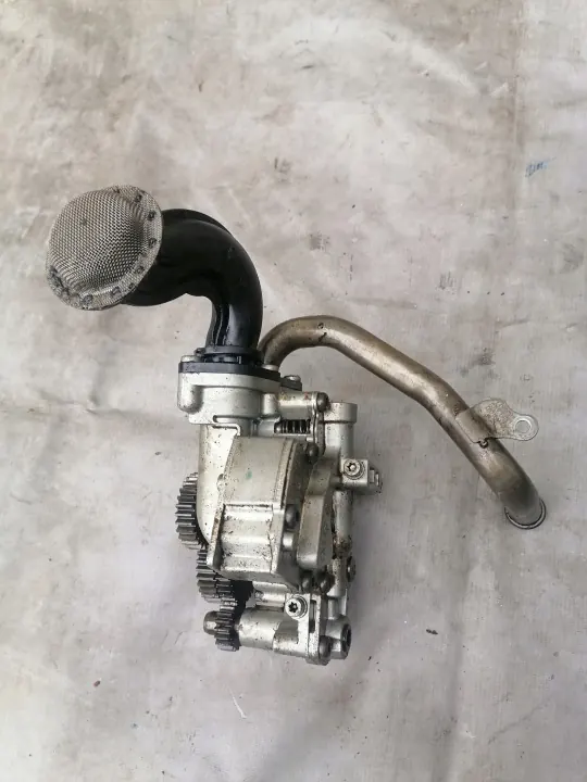 Bomba de aceite usada OEM 057115105 Porsche Cayenne II 4.2TDI image 2