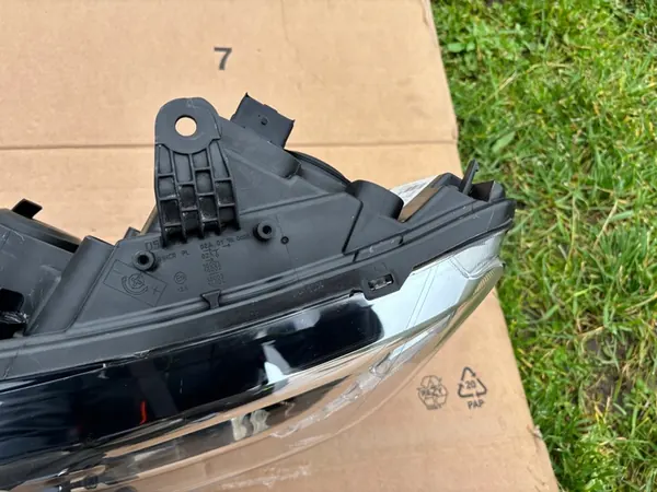 DACIA SANDERO II 2 LIFT 17+ VASEN LED VALO 260604218R image 6