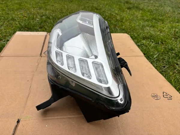 DACIA SANDERO II 2 LIFT 17+ VASEN LED VALO 260604218R image 8