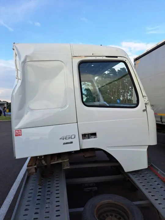 Cabina Volvo FM4 completa con cama - Euro 6 automática image 3