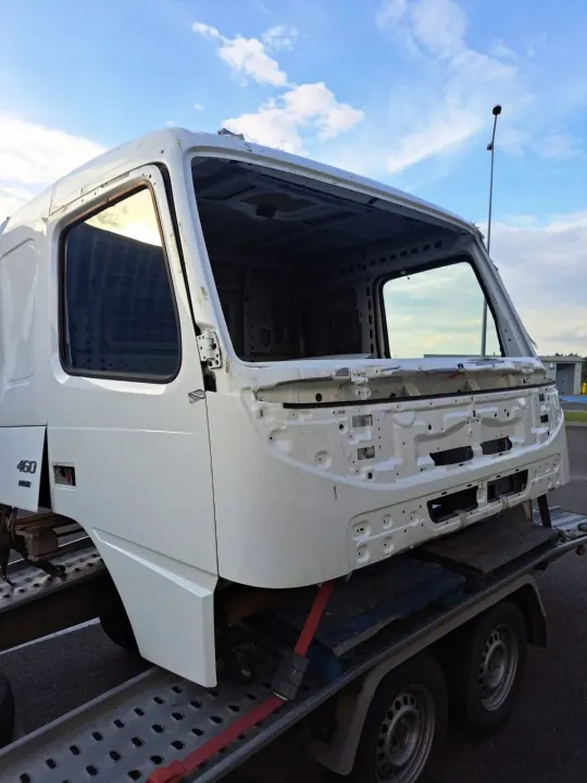 Cabina Volvo FM4 completa con cama - Euro 6 automática image 5