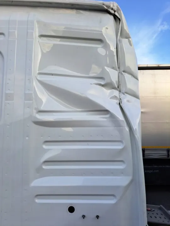 Cabina Volvo FM4 completa con cama - Euro 6 automática image 7