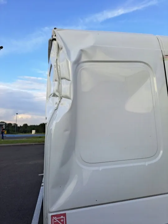 Cabina Volvo FM4 completa con cama - Euro 6 automática image 8