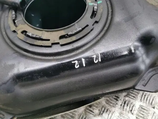 Hyundai polttoainesäiliö OEM 31161-Q0000 i20 III image 4