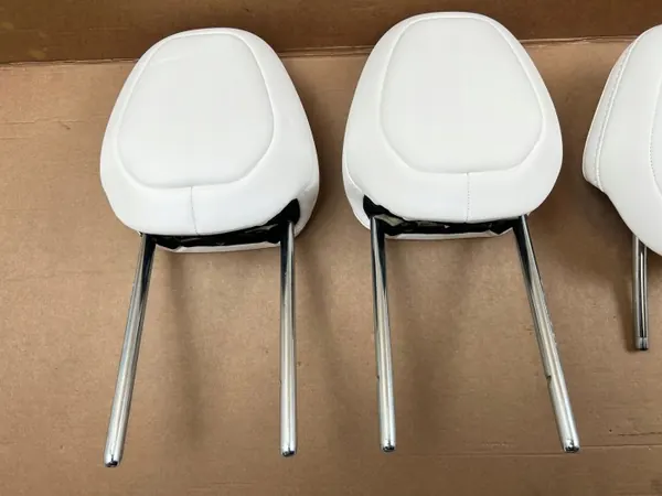 Tesla Model S Frontkopf OEM MAM81899 - Gebraucht image 3