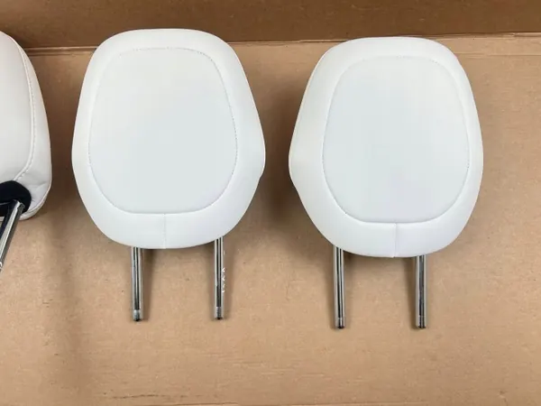 Tesla Model S Frontkopf OEM MAM81899 - Gebraucht image 4