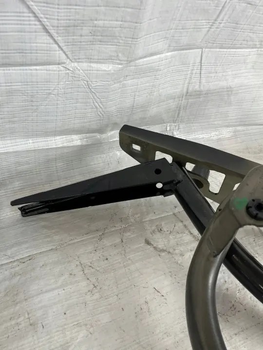 Mercedes CLS 257 Cubre Canal Maletero OEM A2577501200 image 5