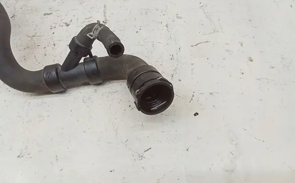 Jäähdytysputki VOLVO V70 II 2.5L bensiini 2008 OEM 6G918286LE image 4