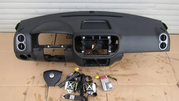 VW TIGUAN 5N Dashboard Console Set OEM VW TIGUAN 5N image 2