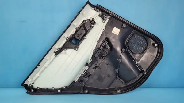 Garniture Portière Arrière Droite Toyota RAV4 V OEM 67613-X1B18 image 10