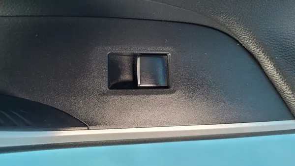 Garniture Portière Arrière Droite Toyota RAV4 V OEM 67613-X1B18 image 3