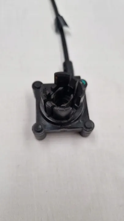 Fecho porta-malas Ford Mustang FR3B-7643282-CB 2015-2023 image 3