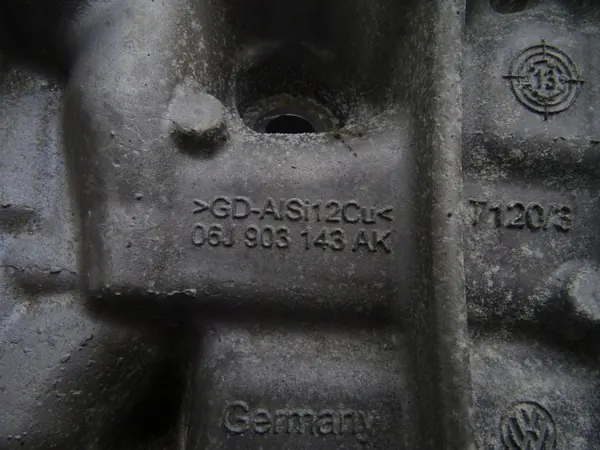 Ölfiltergehäuse Basis OEM 06J903143AK Audi A4 B8 image 6
