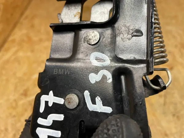 BMW Huvenlås Vänster F20 F21 F30 F31 F32 F34 OEM 7242548 image 9
