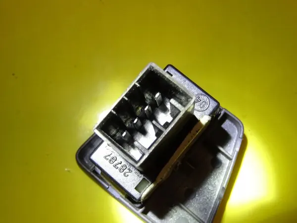 Raam Schakelaar Fiat Panda II 735360837 image 4