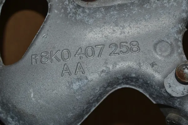 Audi A4 B8 A5 8T LIFT Mozzo destro NUOVO 8K0407258AA image 5