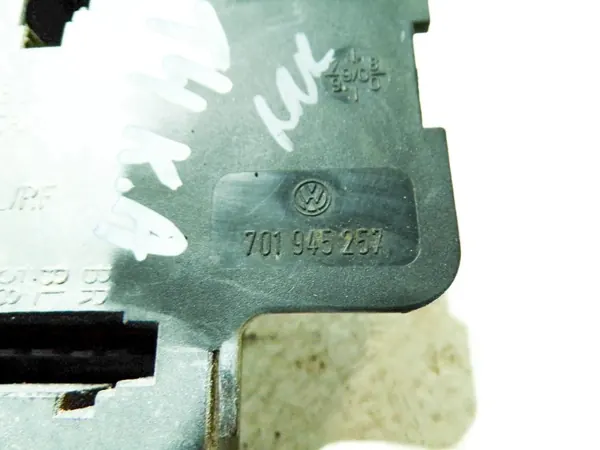 Connecteur Feu Arrière VW OEM 701945257 - Occasion image 3