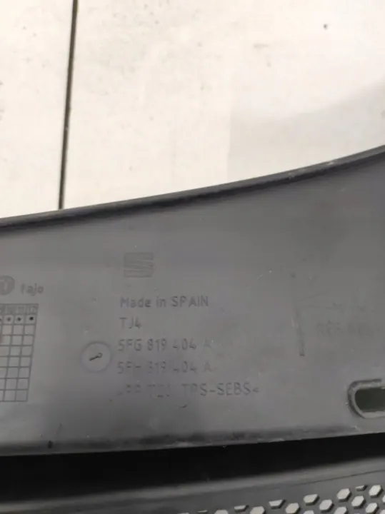 Junta parabrisas direita plástica OEM 5FG819404A Cupra image 7