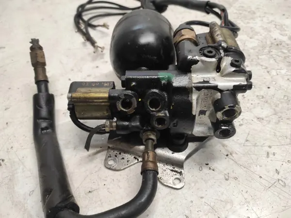 Mercedes ASD-ventil OEM 1243506057 - Begagnad image 3