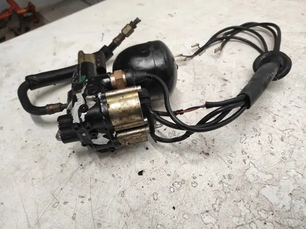 Mercedes ASD-ventil OEM 1243506057 - Begagnad image 4