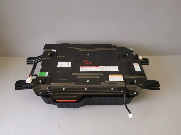 Batería Kia OEM 37504-CR620 - 11Ah Usada image 2