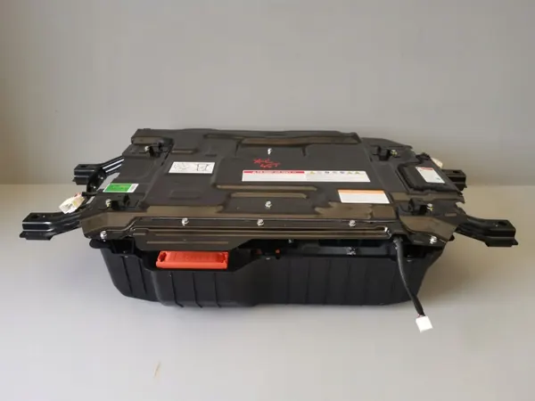 Batería Kia OEM 37504-CR620 - 11Ah Usada image 3