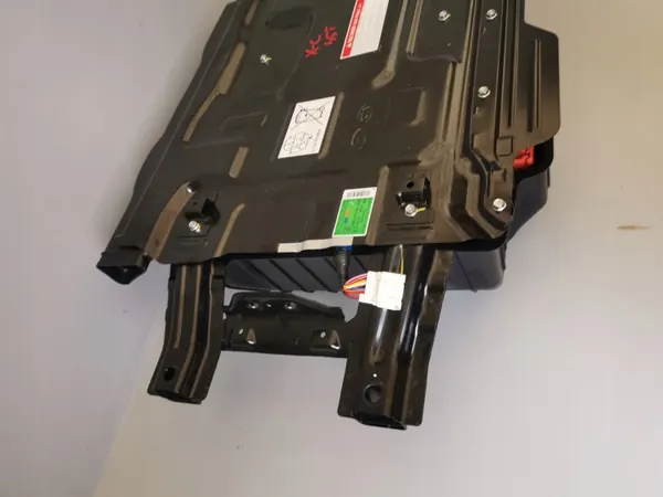 Batería Kia OEM 37504-CR620 - 11Ah Usada image 4