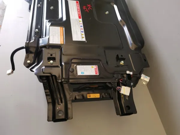 Batería Kia OEM 37504-CR620 - 11Ah Usada image 7