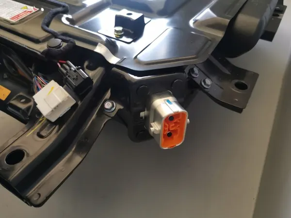 Batería Kia OEM 37504-CR620 - 11Ah Usada image 9