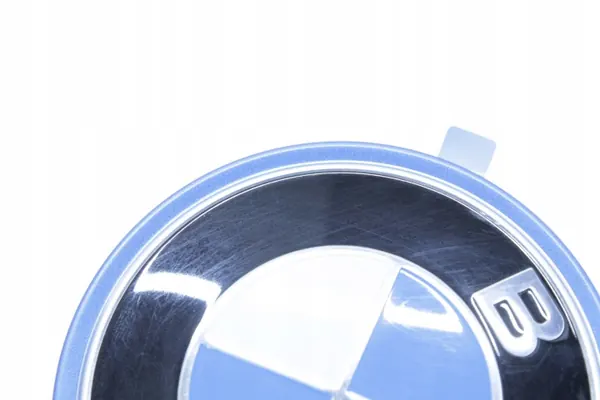 BMW OEM 5A26938 Konepeltimerkki 82mm Käytetty image 4