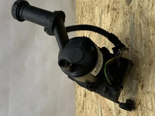 Peugeot 308 Servostyrningspump OE 9648744580 image 4